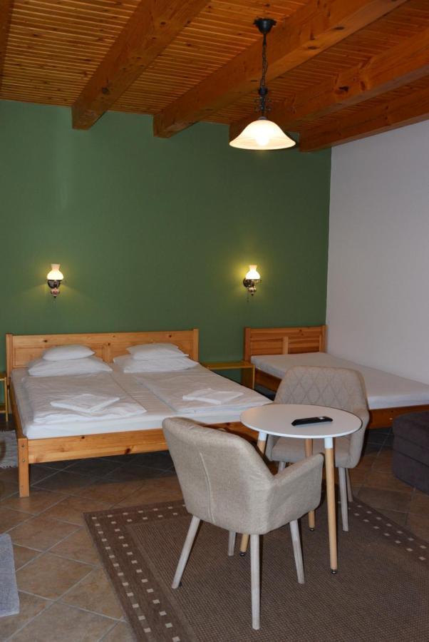 Nyitott Kapu Vendeghaz Hotel Felsotarkany Exterior photo