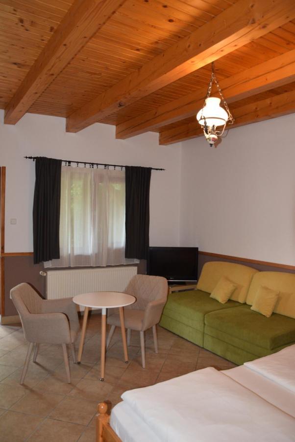 Nyitott Kapu Vendeghaz Hotel Felsotarkany Exterior photo