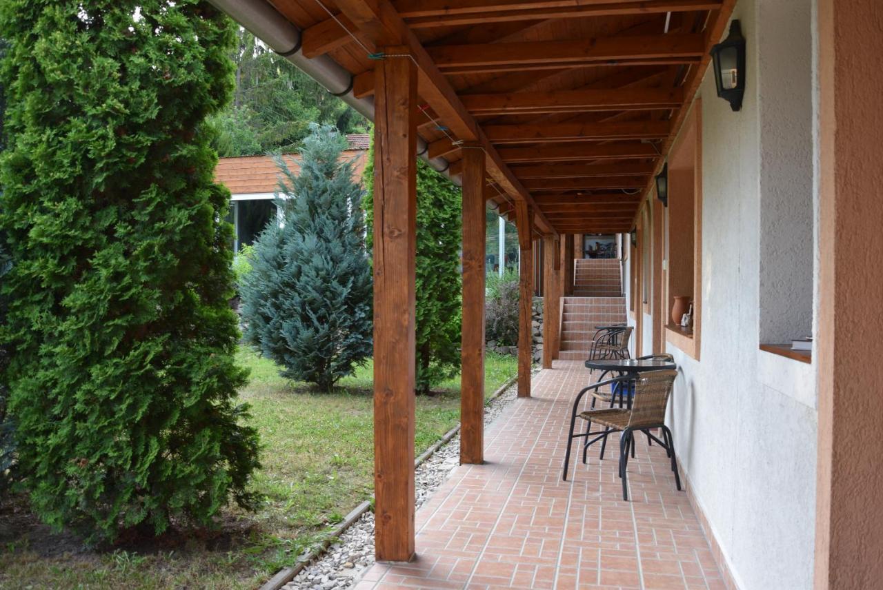 Nyitott Kapu Vendeghaz Hotel Felsotarkany Exterior photo