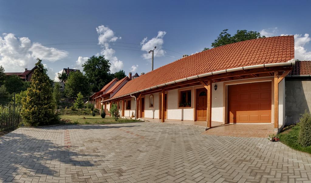 Nyitott Kapu Vendeghaz Hotel Felsotarkany Exterior photo